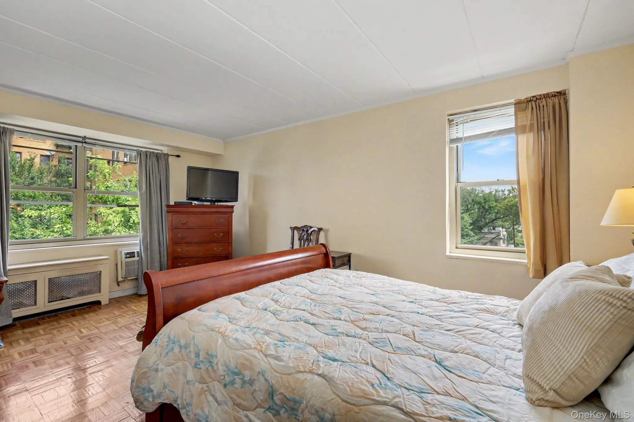 Primary Bedroom fits a king and Queen bedroom set. Primary Bedroom fits a king and Queen bedroom set.