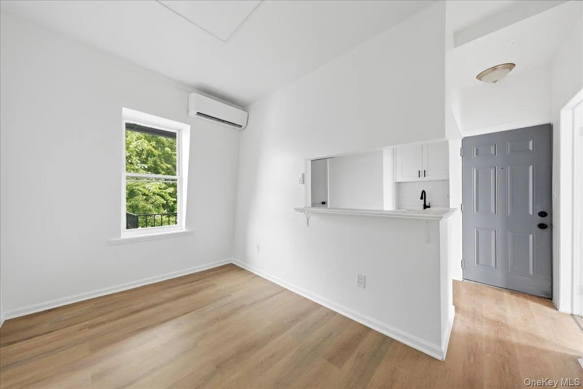 17 Lamartine Avenue, Yonkers, NY, 1 Bedroom Bedrooms, 3 Rooms Rooms,1 BathroomBathrooms,Residential Lease,For Rent,Lamartine,0,1043855 17 Lamartine Avenue, Yonkers, NY, 1 Bedroom Bedrooms, 3 Rooms Rooms,1 BathroomBathrooms,Residential Lease,For Rent,Lamartine,0,1043855