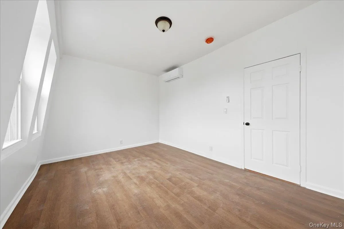 17 Lamartine Avenue, Yonkers, NY, 1 Bedroom Bedrooms, 3 Rooms Rooms,1 BathroomBathrooms,Residential Lease,For Rent,Lamartine,0,1043855 17 Lamartine Avenue, Yonkers, NY, 1 Bedroom Bedrooms, 3 Rooms Rooms,1 BathroomBathrooms,Residential Lease,For Rent,Lamartine,0,1043855