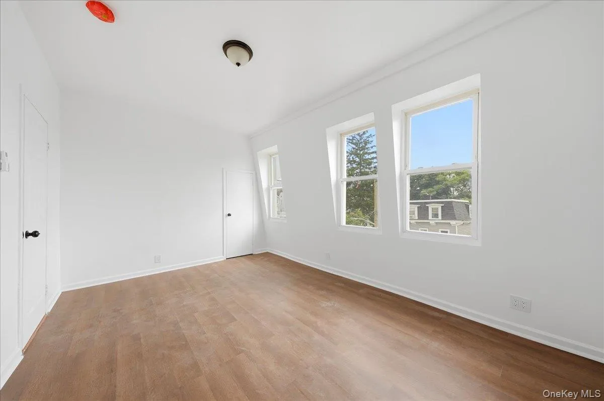 17 Lamartine Avenue, Yonkers, NY, 1 Bedroom Bedrooms, 3 Rooms Rooms,1 BathroomBathrooms,Residential Lease,For Rent,Lamartine,0,1043855 17 Lamartine Avenue, Yonkers, NY, 1 Bedroom Bedrooms, 3 Rooms Rooms,1 BathroomBathrooms,Residential Lease,For Rent,Lamartine,0,1043855