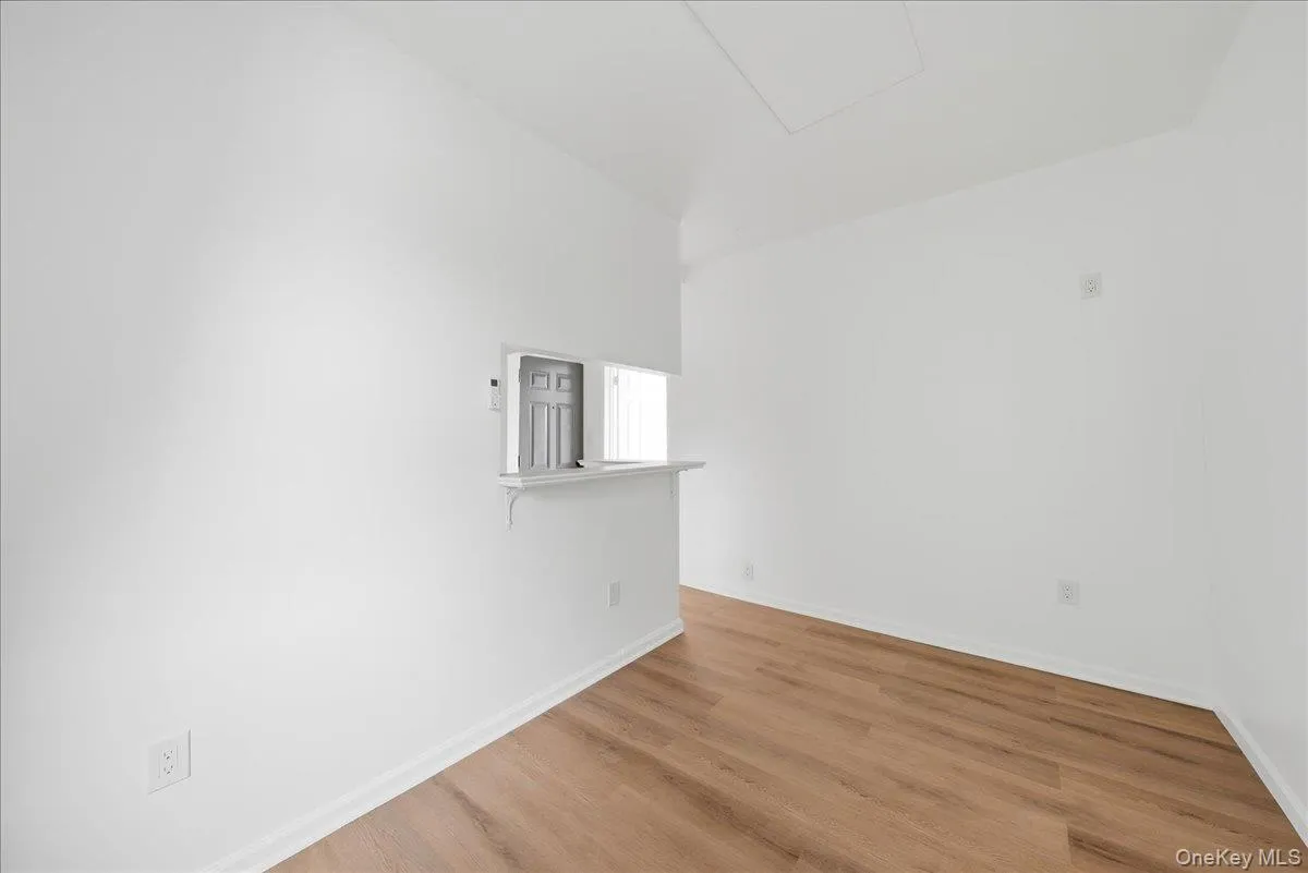 17 Lamartine Avenue, Yonkers, NY, 1 Bedroom Bedrooms, 3 Rooms Rooms,1 BathroomBathrooms,Residential Lease,For Rent,Lamartine,0,1043855 17 Lamartine Avenue, Yonkers, NY, 1 Bedroom Bedrooms, 3 Rooms Rooms,1 BathroomBathrooms,Residential Lease,For Rent,Lamartine,0,1043855