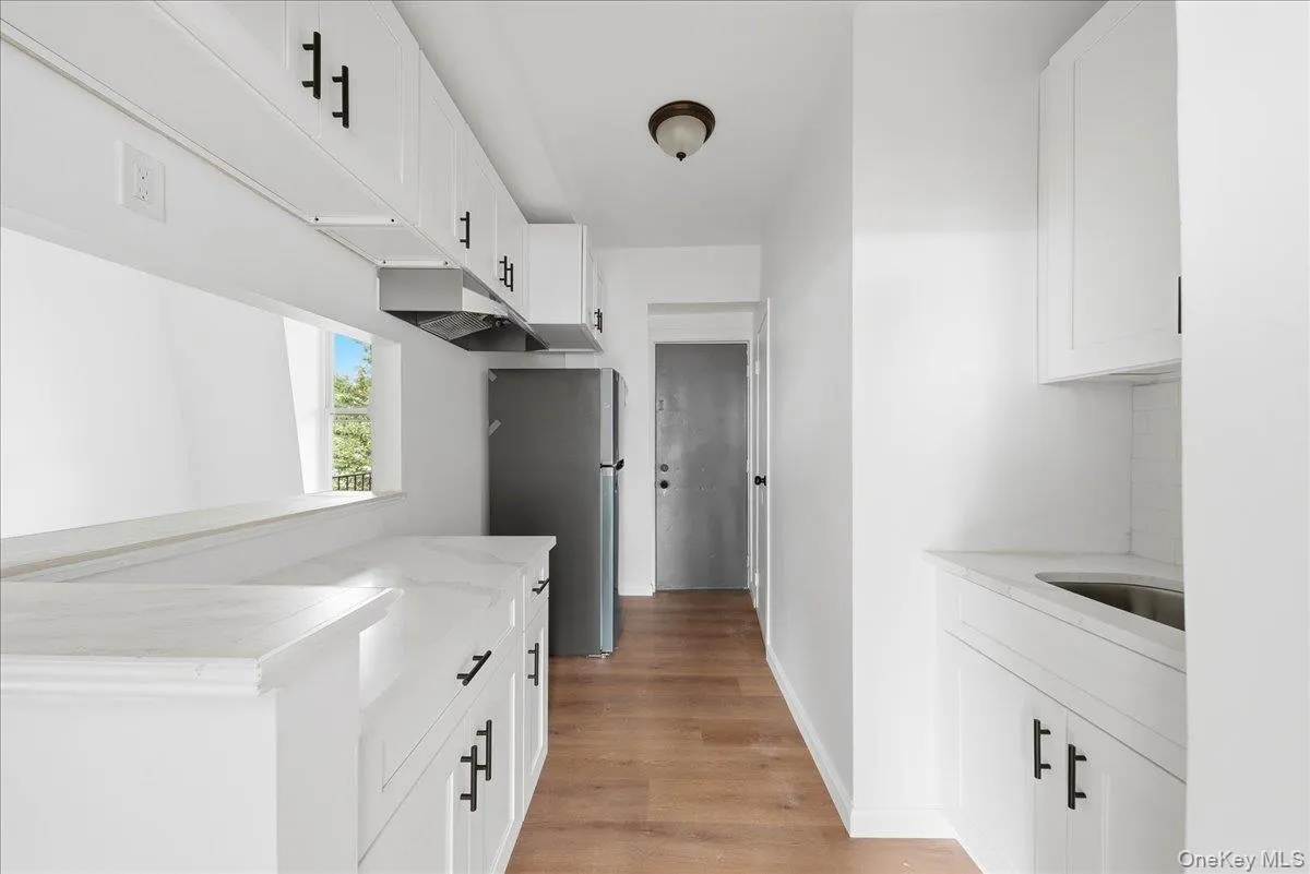17 Lamartine Avenue, Yonkers, NY, 1 Bedroom Bedrooms, 3 Rooms Rooms,1 BathroomBathrooms,Residential Lease,For Rent,Lamartine,0,1043855 17 Lamartine Avenue, Yonkers, NY, 1 Bedroom Bedrooms, 3 Rooms Rooms,1 BathroomBathrooms,Residential Lease,For Rent,Lamartine,0,1043855