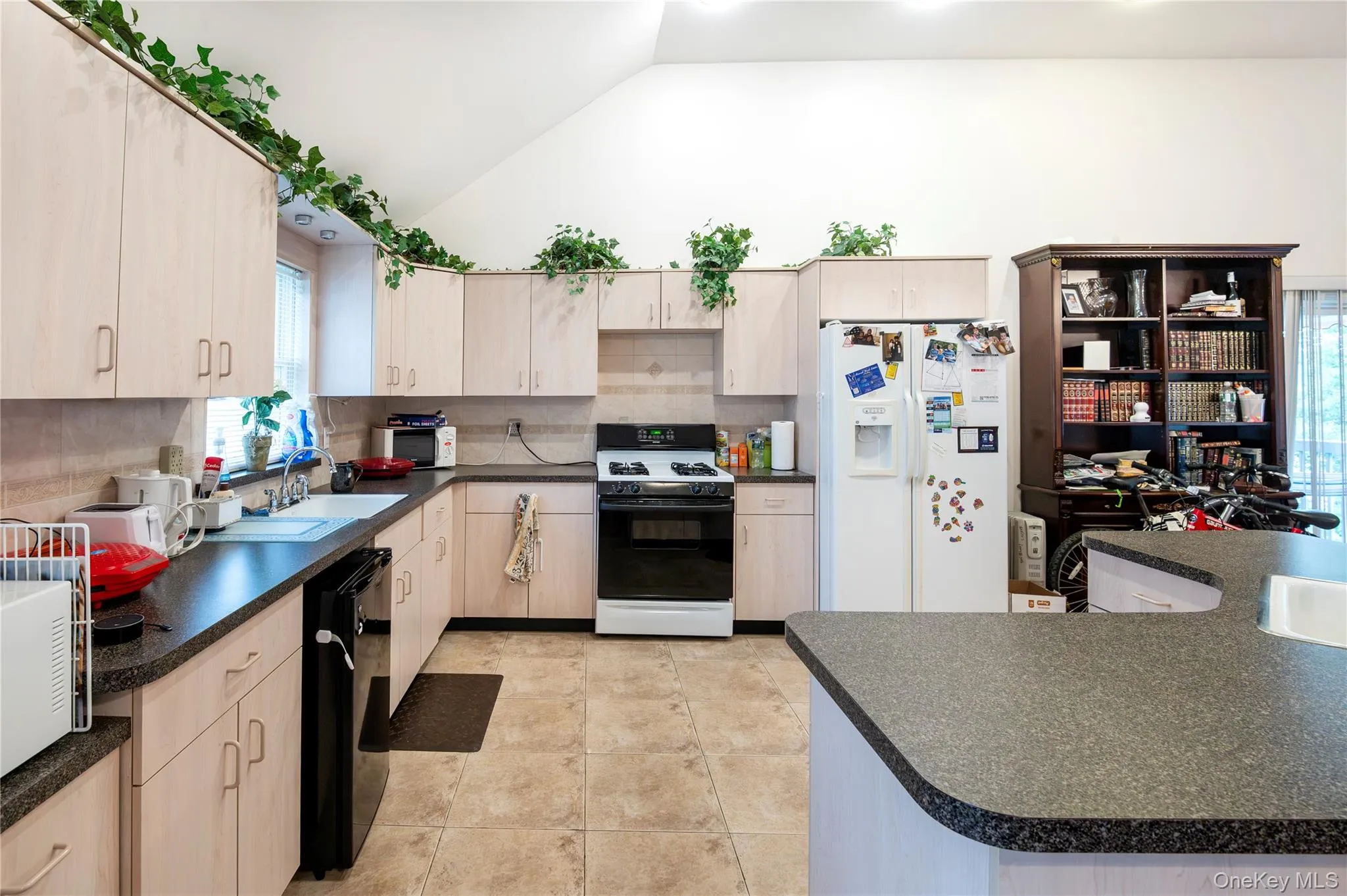 100 Mesora Woods Drive, Fallsburg, NY, 6 Bedrooms Bedrooms, 6 Rooms Rooms,4 BathroomsBathrooms,Residential,For Rent,Mesora Woods,0,1043856 100 Mesora Woods Drive, Fallsburg, NY, 6 Bedrooms Bedrooms, 6 Rooms Rooms,4 BathroomsBathrooms,Residential,For Rent,Mesora Woods,0,1043856