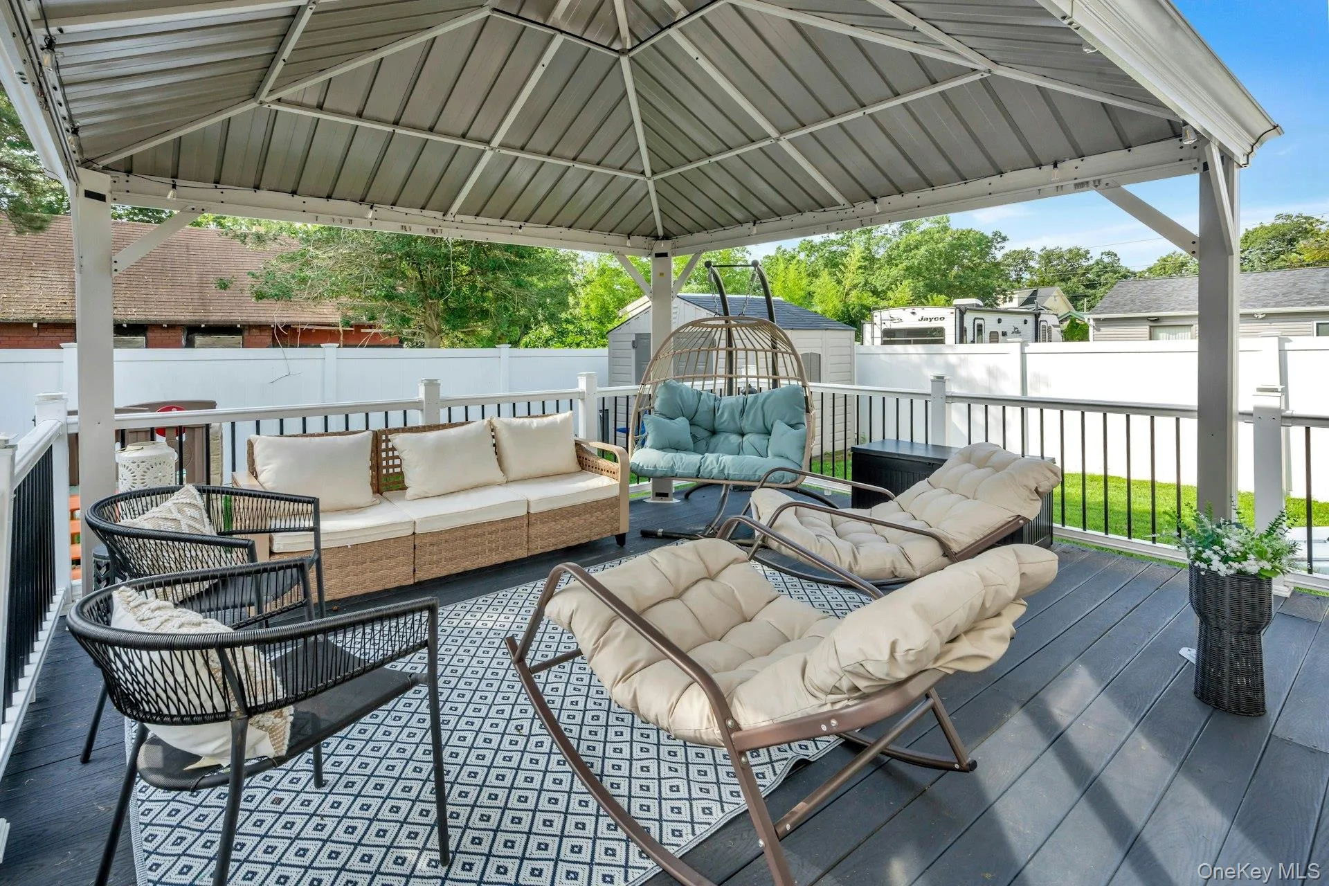 Exterior trex deck with railings and lights Exterior trex deck with railings and lights