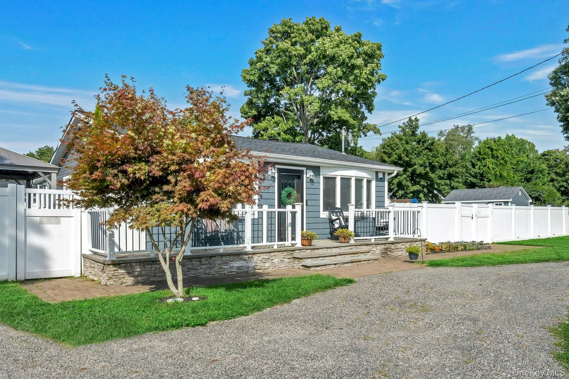 With a view of the circular driveway. With a view of the circular driveway.