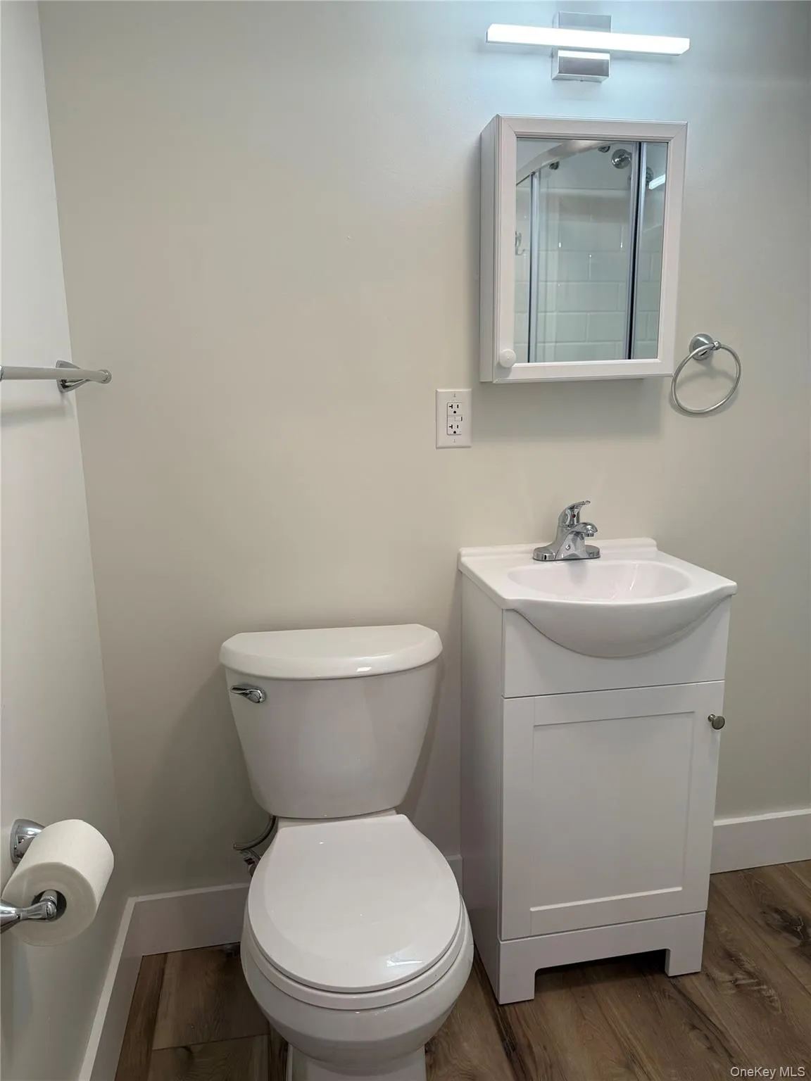 Single bathroom in unit Single bathroom in unit