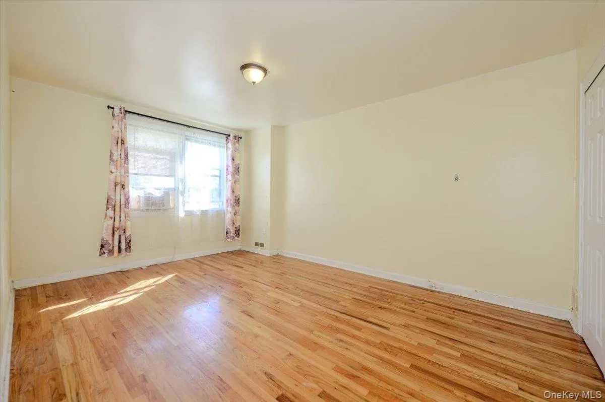 272 Brinsmade Avenue, New York, NY, 3 Bedrooms Bedrooms, 7 Rooms Rooms,2 BathroomsBathrooms,Residential,For Rent,Brinsmade,0,1043875 272 Brinsmade Avenue, New York, NY, 3 Bedrooms Bedrooms, 7 Rooms Rooms,2 BathroomsBathrooms,Residential,For Rent,Brinsmade,0,1043875