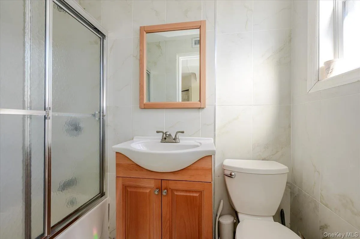 272 Brinsmade Avenue, New York, NY, 3 Bedrooms Bedrooms, 7 Rooms Rooms,2 BathroomsBathrooms,Residential,For Rent,Brinsmade,0,1043875 272 Brinsmade Avenue, New York, NY, 3 Bedrooms Bedrooms, 7 Rooms Rooms,2 BathroomsBathrooms,Residential,For Rent,Brinsmade,0,1043875