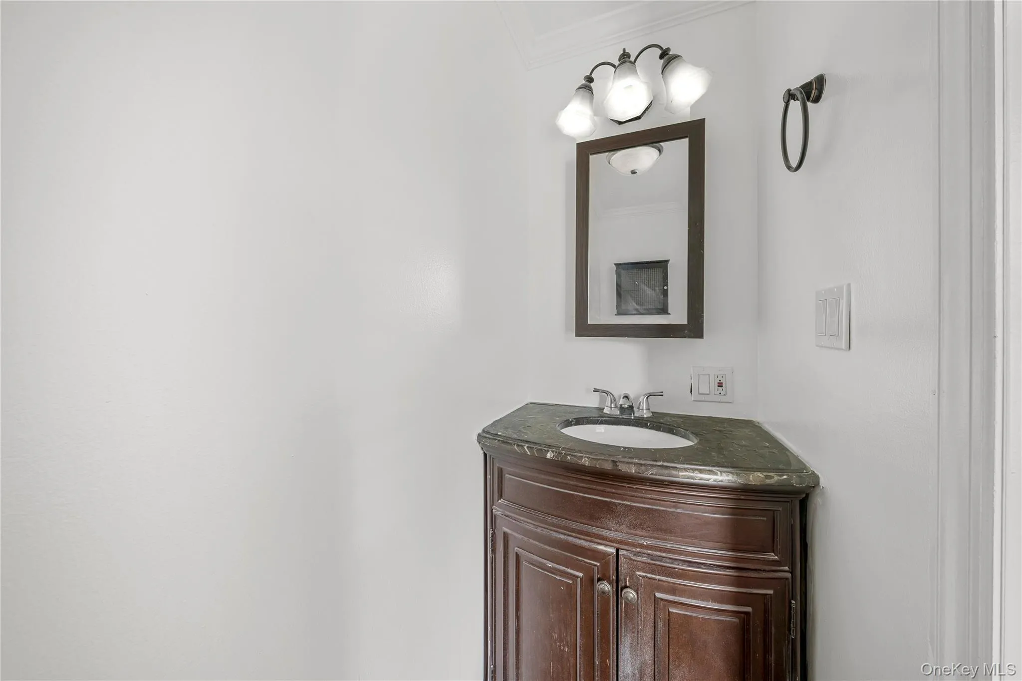 31 Concord Road, Brookhaven, NY, 4 Bedrooms Bedrooms, 12 Rooms Rooms,2 BathroomsBathrooms,Residential,For Rent,Concord,0,1043877 31 Concord Road, Brookhaven, NY, 4 Bedrooms Bedrooms, 12 Rooms Rooms,2 BathroomsBathrooms,Residential,For Rent,Concord,0,1043877