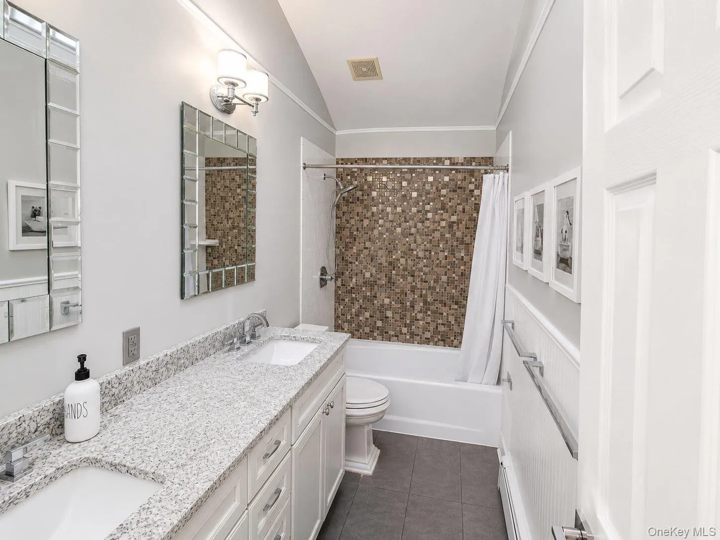 586 Harless Place, Hempstead, NY, 5 Bedrooms Bedrooms, 14 Rooms Rooms,3 BathroomsBathrooms,Residential,For Rent,Harless,0,1043880 586 Harless Place, Hempstead, NY, 5 Bedrooms Bedrooms, 14 Rooms Rooms,3 BathroomsBathrooms,Residential,For Rent,Harless,0,1043880