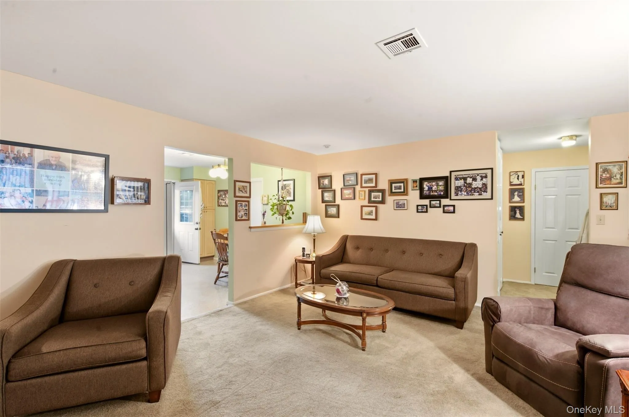 238 Blackpool Court, Brookhaven, NY, 2 Bedrooms Bedrooms, 5 Rooms Rooms,1 BathroomBathrooms,Residential,For Rent,Blackpool,0,1043884 238 Blackpool Court, Brookhaven, NY, 2 Bedrooms Bedrooms, 5 Rooms Rooms,1 BathroomBathrooms,Residential,For Rent,Blackpool,0,1043884