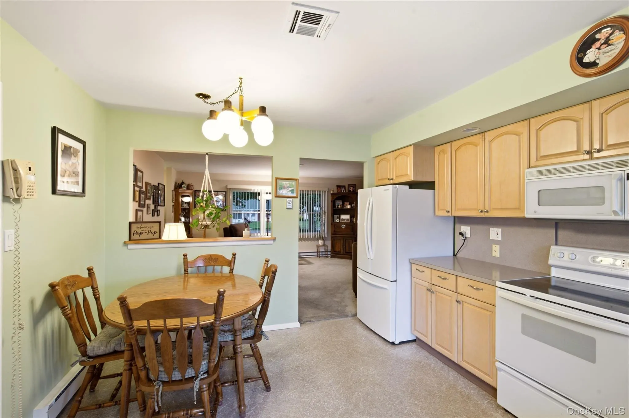 238 Blackpool Court, Brookhaven, NY, 2 Bedrooms Bedrooms, 5 Rooms Rooms,1 BathroomBathrooms,Residential,For Rent,Blackpool,0,1043884 238 Blackpool Court, Brookhaven, NY, 2 Bedrooms Bedrooms, 5 Rooms Rooms,1 BathroomBathrooms,Residential,For Rent,Blackpool,0,1043884