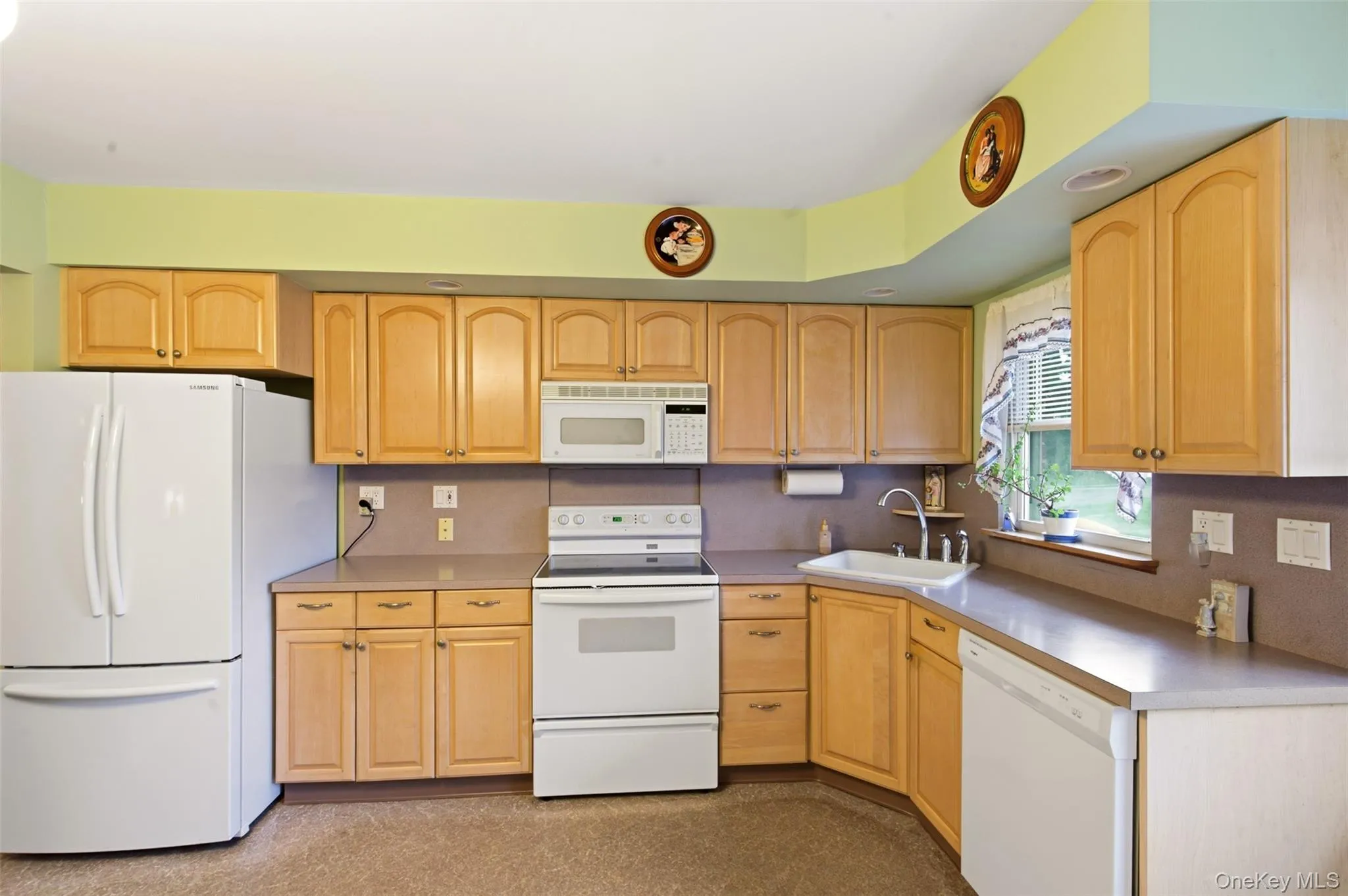 238 Blackpool Court, Brookhaven, NY, 2 Bedrooms Bedrooms, 5 Rooms Rooms,1 BathroomBathrooms,Residential,For Rent,Blackpool,0,1043884 238 Blackpool Court, Brookhaven, NY, 2 Bedrooms Bedrooms, 5 Rooms Rooms,1 BathroomBathrooms,Residential,For Rent,Blackpool,0,1043884