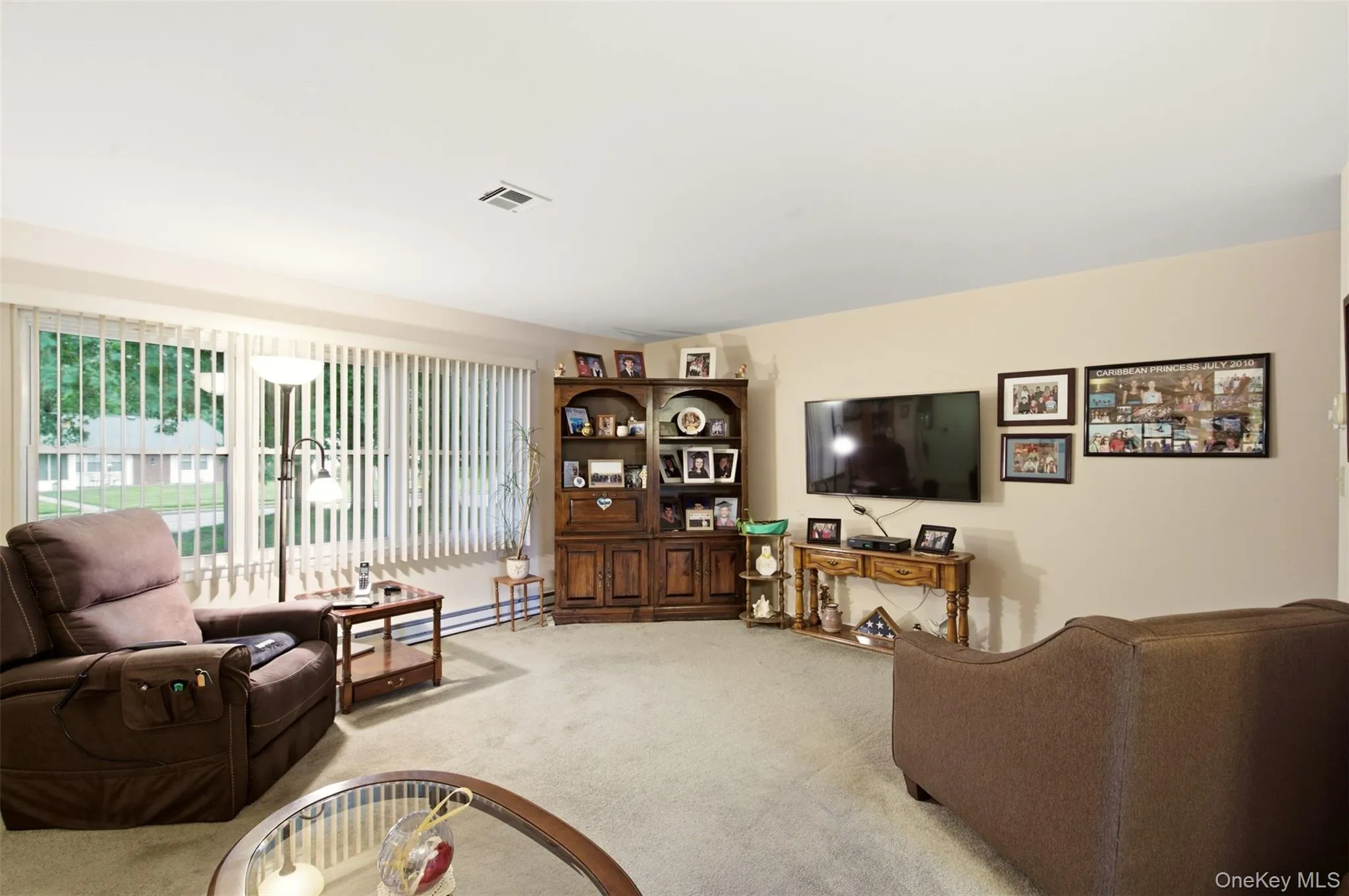 238 Blackpool Court, Brookhaven, NY, 2 Bedrooms Bedrooms, 5 Rooms Rooms,1 BathroomBathrooms,Residential,For Rent,Blackpool,0,1043884 238 Blackpool Court, Brookhaven, NY, 2 Bedrooms Bedrooms, 5 Rooms Rooms,1 BathroomBathrooms,Residential,For Rent,Blackpool,0,1043884