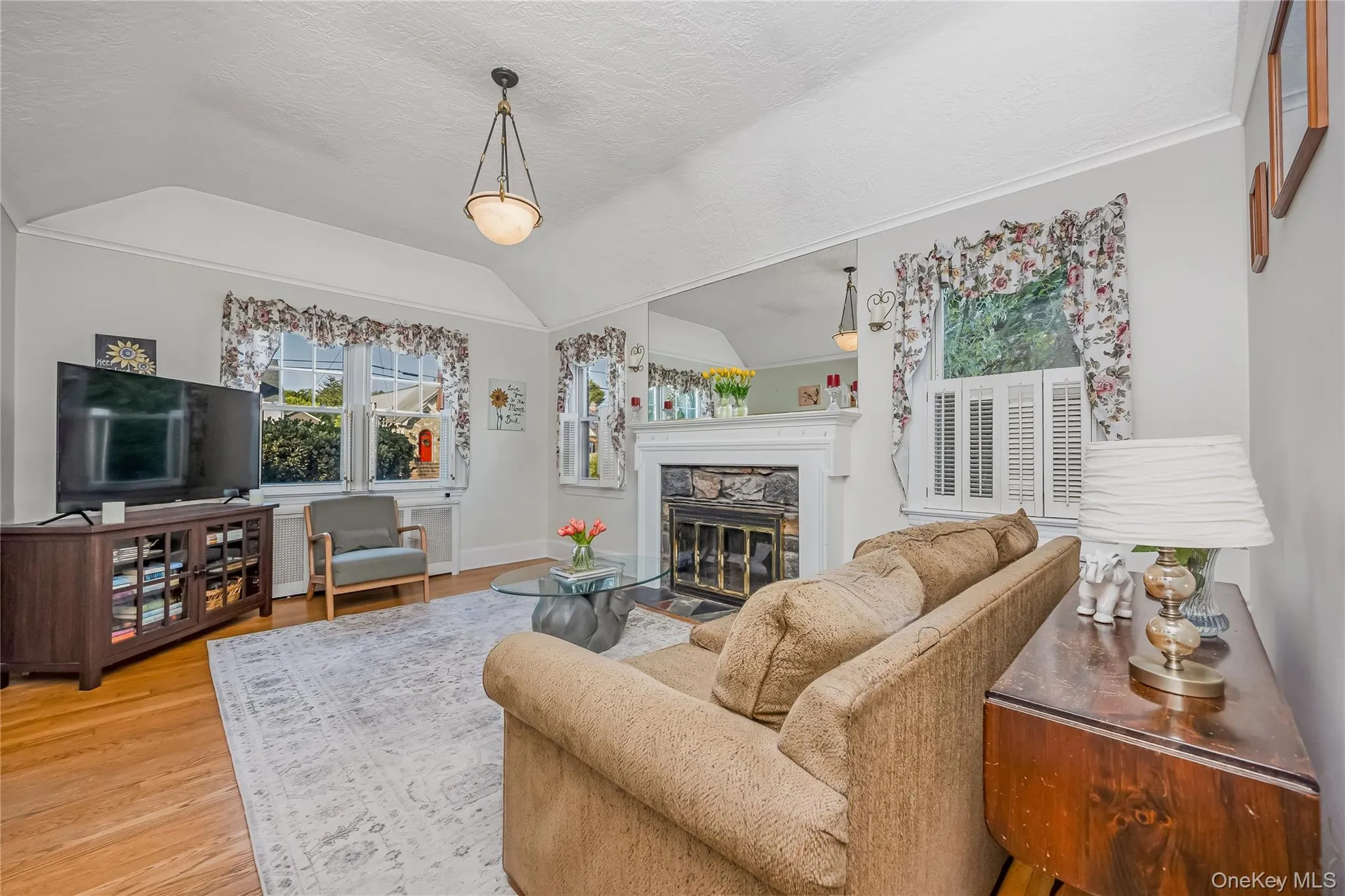 42 Spencer Street, Oyster Bay, NY, 4 Bedrooms Bedrooms, 9 Rooms Rooms,2 BathroomsBathrooms,Residential,For Rent,Spencer,0,1043893 42 Spencer Street, Oyster Bay, NY, 4 Bedrooms Bedrooms, 9 Rooms Rooms,2 BathroomsBathrooms,Residential,For Rent,Spencer,0,1043893