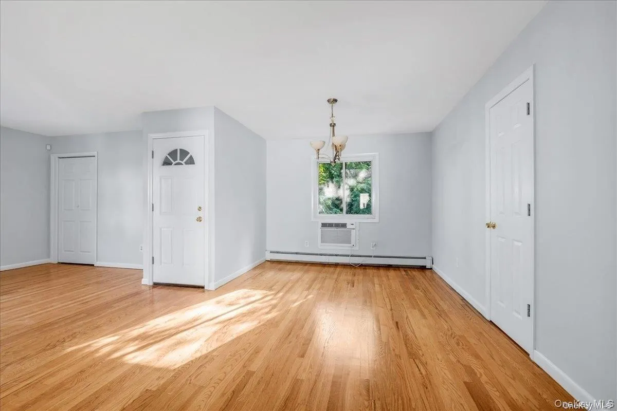 49 Neulist Avenue, North Hempstead, NY, 2 Bedrooms Bedrooms, 5 Rooms Rooms,1 BathroomBathrooms,Residential Lease,For Rent,Neulist,0,1043897 49 Neulist Avenue, North Hempstead, NY, 2 Bedrooms Bedrooms, 5 Rooms Rooms,1 BathroomBathrooms,Residential Lease,For Rent,Neulist,0,1043897