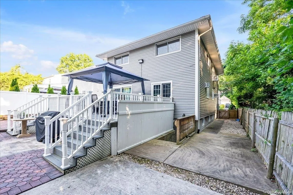 49 Neulist Avenue, North Hempstead, NY, 2 Bedrooms Bedrooms, 5 Rooms Rooms,1 BathroomBathrooms,Residential Lease,For Rent,Neulist,0,1043897 49 Neulist Avenue, North Hempstead, NY, 2 Bedrooms Bedrooms, 5 Rooms Rooms,1 BathroomBathrooms,Residential Lease,For Rent,Neulist,0,1043897