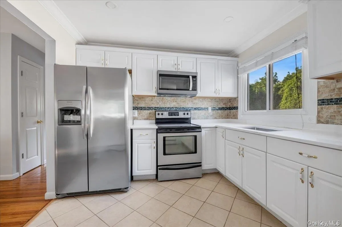 49 Neulist Avenue, North Hempstead, NY, 2 Bedrooms Bedrooms, 5 Rooms Rooms,1 BathroomBathrooms,Residential Lease,For Rent,Neulist,0,1043897 49 Neulist Avenue, North Hempstead, NY, 2 Bedrooms Bedrooms, 5 Rooms Rooms,1 BathroomBathrooms,Residential Lease,For Rent,Neulist,0,1043897
