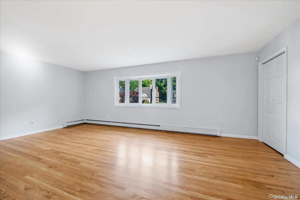 49 Neulist Avenue, North Hempstead, NY, 2 Bedrooms Bedrooms, 5 Rooms Rooms,1 BathroomBathrooms,Residential Lease,For Rent,Neulist,0,1043897 49 Neulist Avenue, North Hempstead, NY, 2 Bedrooms Bedrooms, 5 Rooms Rooms,1 BathroomBathrooms,Residential Lease,For Rent,Neulist,0,1043897