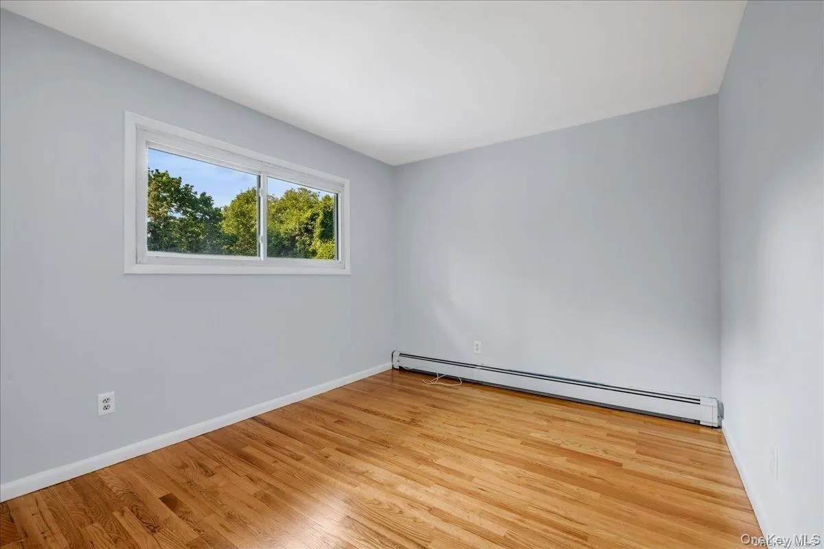 49 Neulist Avenue, North Hempstead, NY, 2 Bedrooms Bedrooms, 5 Rooms Rooms,1 BathroomBathrooms,Residential Lease,For Rent,Neulist,0,1043897 49 Neulist Avenue, North Hempstead, NY, 2 Bedrooms Bedrooms, 5 Rooms Rooms,1 BathroomBathrooms,Residential Lease,For Rent,Neulist,0,1043897