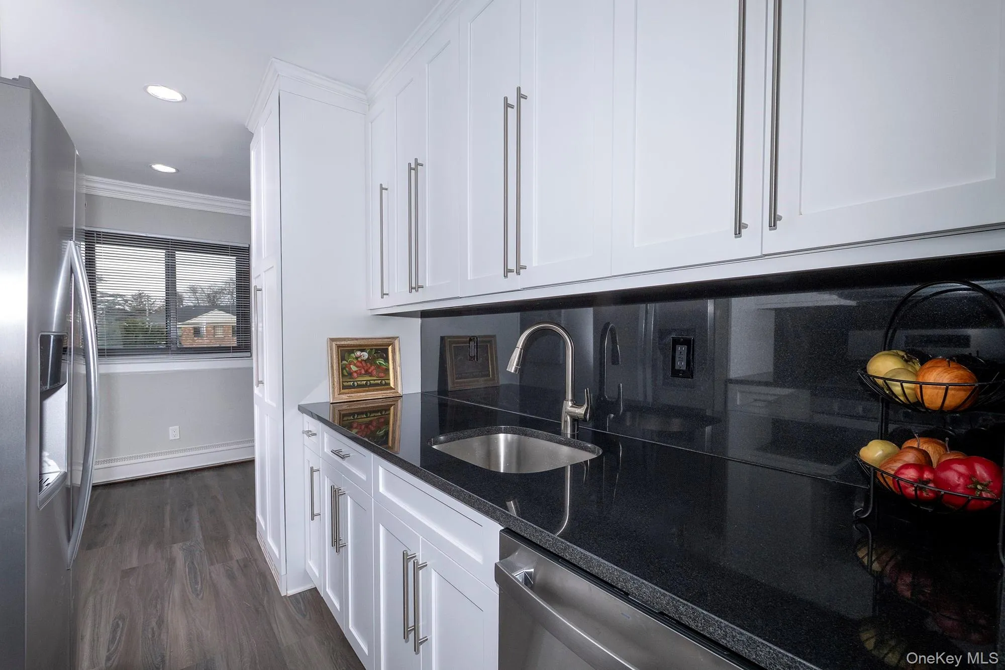 403 East Main Street, Islip, NY, 1 Bedroom Bedrooms, 4 Rooms Rooms,1 BathroomBathrooms,Residential Lease,For Rent,East Main,0,1043900 403 East Main Street, Islip, NY, 1 Bedroom Bedrooms, 4 Rooms Rooms,1 BathroomBathrooms,Residential Lease,For Rent,East Main,0,1043900