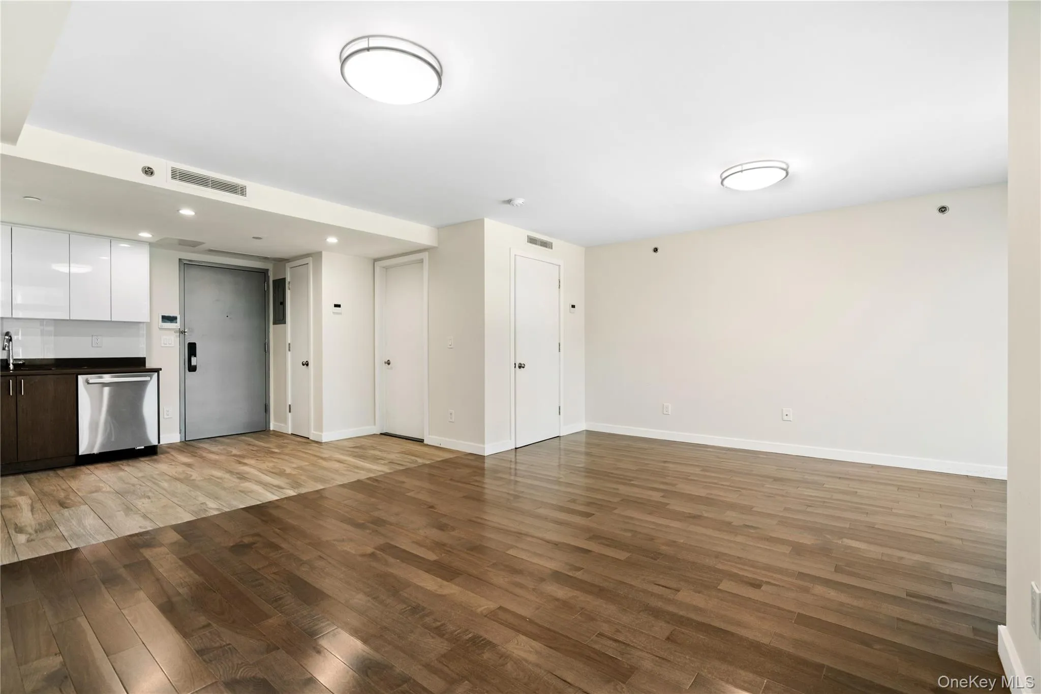 97-45 63rd Drive, New York, NY, 2 Bedrooms Bedrooms, 5 Rooms Rooms,2 BathroomsBathrooms,Residential,For Rent,63rd,0,1043903 97-45 63rd Drive, New York, NY, 2 Bedrooms Bedrooms, 5 Rooms Rooms,2 BathroomsBathrooms,Residential,For Rent,63rd,0,1043903