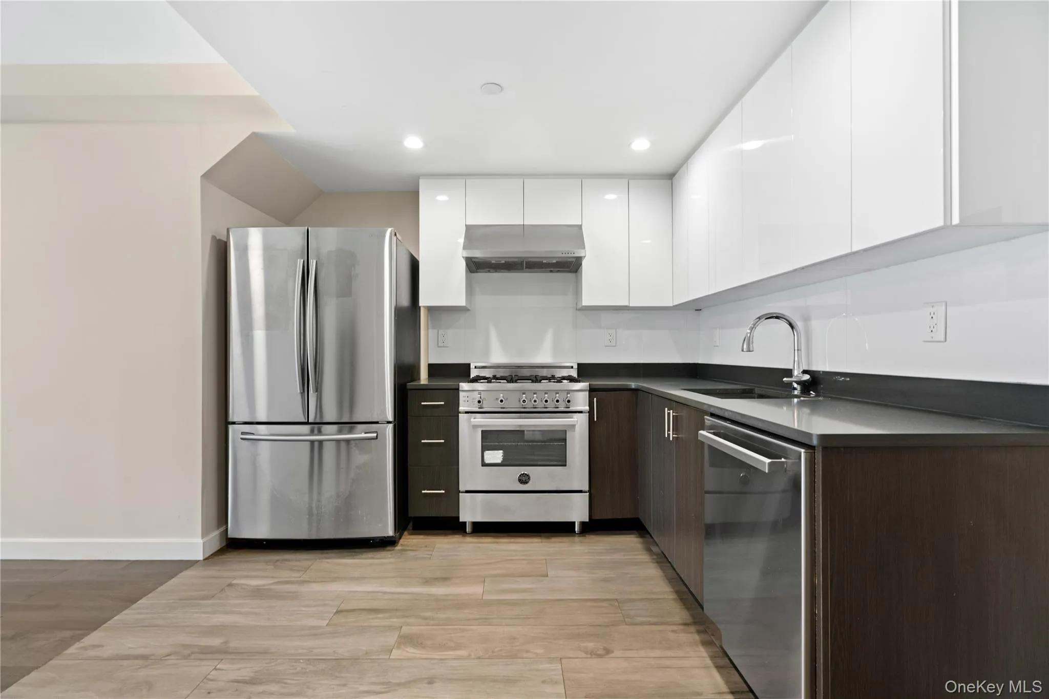 97-45 63rd Drive, New York, NY, 2 Bedrooms Bedrooms, 5 Rooms Rooms,2 BathroomsBathrooms,Residential,For Rent,63rd,0,1043903 97-45 63rd Drive, New York, NY, 2 Bedrooms Bedrooms, 5 Rooms Rooms,2 BathroomsBathrooms,Residential,For Rent,63rd,0,1043903