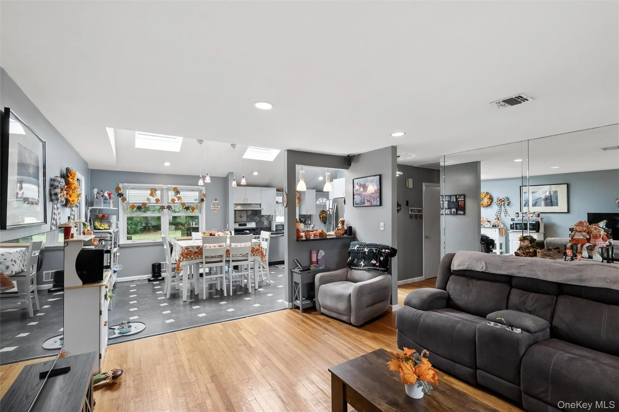 31 Ketay Drive, Huntington, NY, 4 Bedrooms Bedrooms, 8 Rooms Rooms,2 BathroomsBathrooms,Residential,For Rent,Ketay,0,1043906 31 Ketay Drive, Huntington, NY, 4 Bedrooms Bedrooms, 8 Rooms Rooms,2 BathroomsBathrooms,Residential,For Rent,Ketay,0,1043906