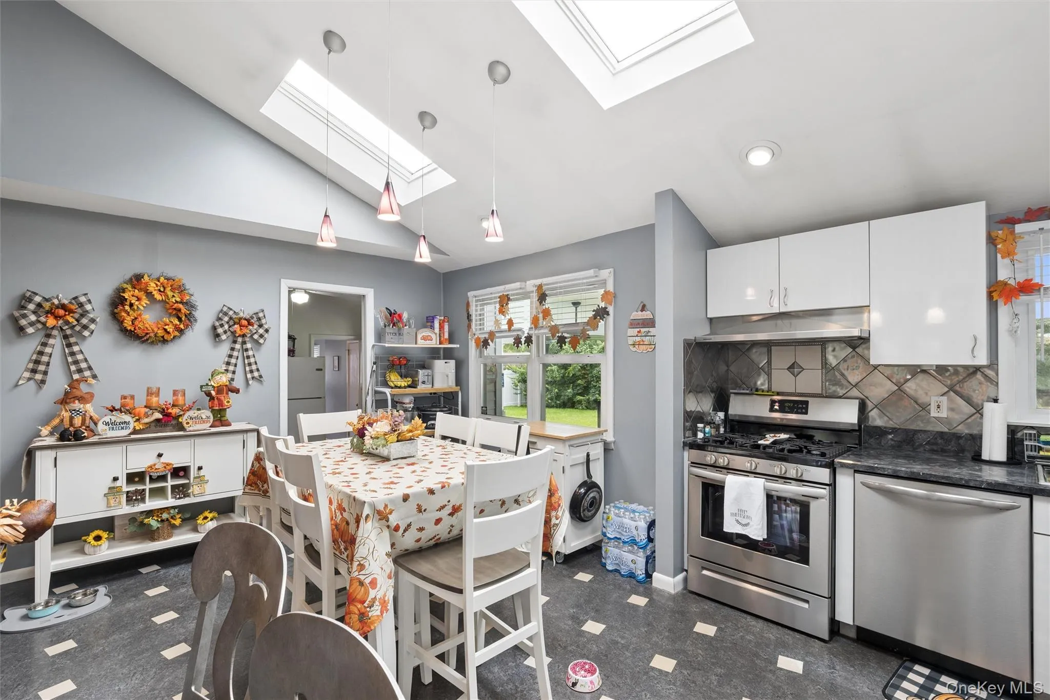31 Ketay Drive, Huntington, NY, 4 Bedrooms Bedrooms, 8 Rooms Rooms,2 BathroomsBathrooms,Residential,For Rent,Ketay,0,1043906 31 Ketay Drive, Huntington, NY, 4 Bedrooms Bedrooms, 8 Rooms Rooms,2 BathroomsBathrooms,Residential,For Rent,Ketay,0,1043906