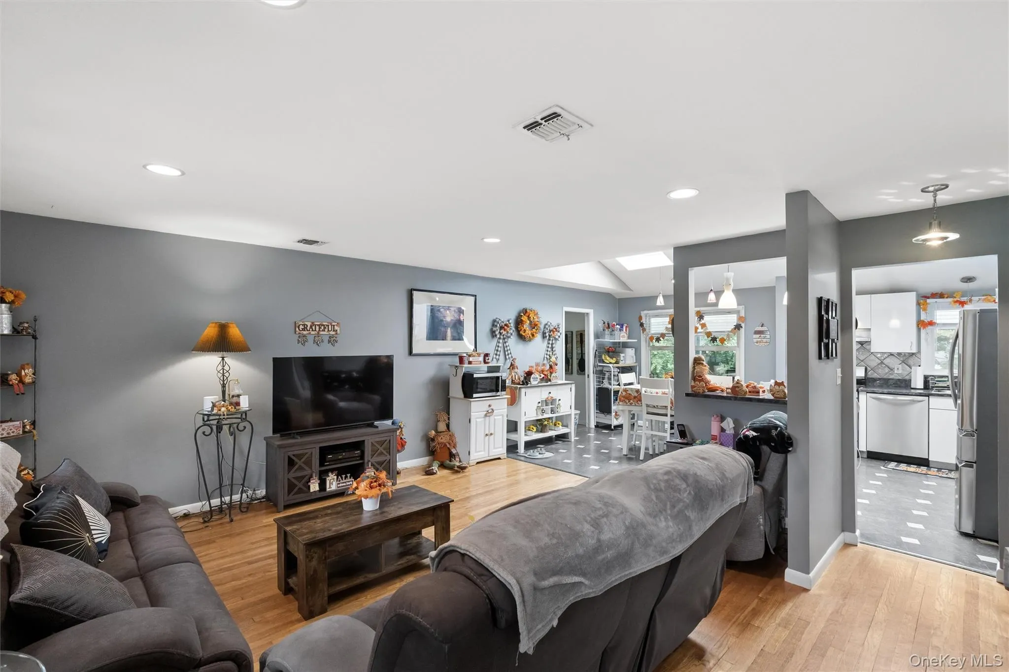 31 Ketay Drive, Huntington, NY, 4 Bedrooms Bedrooms, 8 Rooms Rooms,2 BathroomsBathrooms,Residential,For Rent,Ketay,0,1043906 31 Ketay Drive, Huntington, NY, 4 Bedrooms Bedrooms, 8 Rooms Rooms,2 BathroomsBathrooms,Residential,For Rent,Ketay,0,1043906