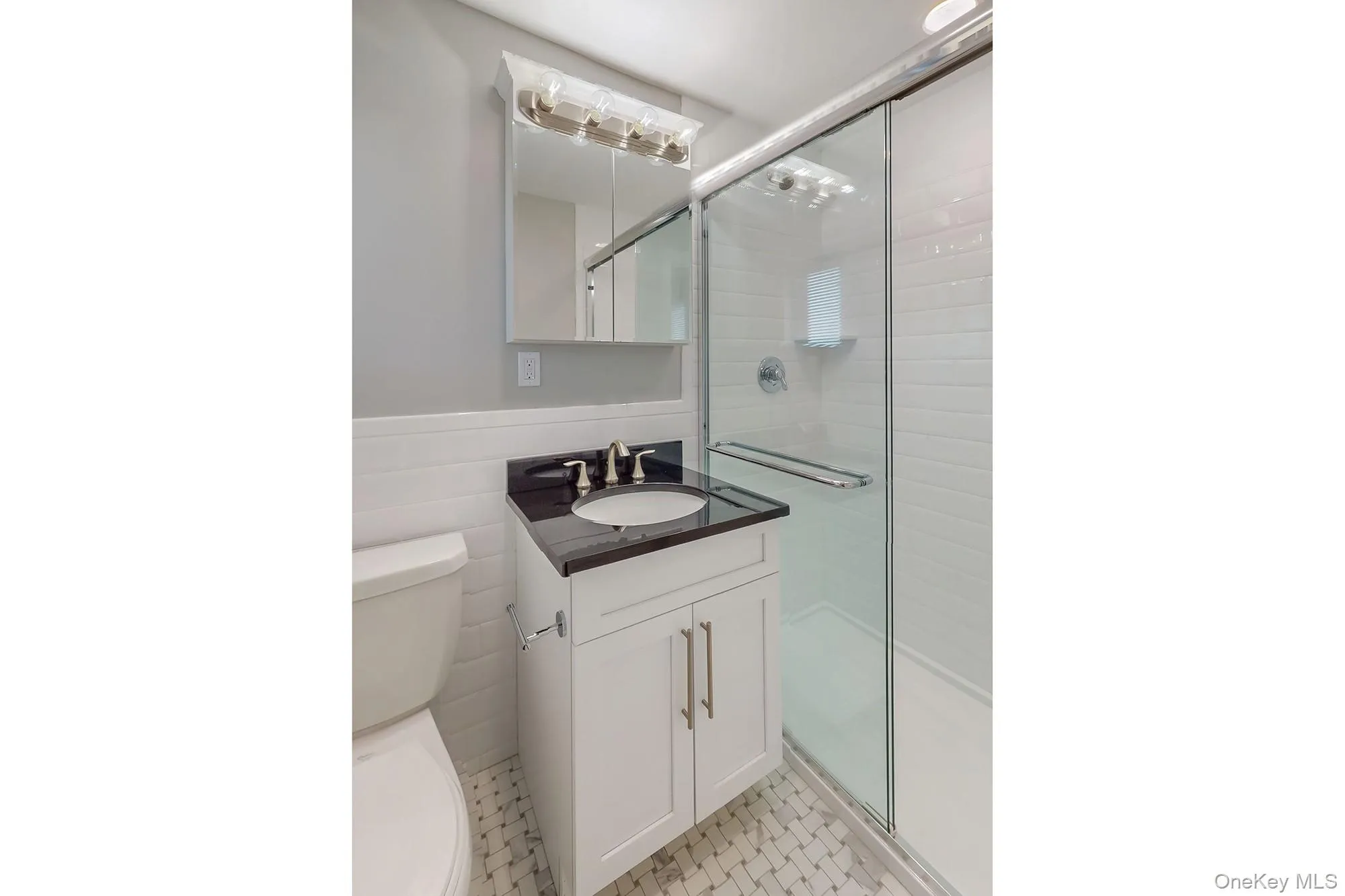 405 East Main Street, Islip, NY, 2 Bedrooms Bedrooms, 5 Rooms Rooms,2 BathroomsBathrooms,Residential Lease,For Rent,East Main,0,1043912 405 East Main Street, Islip, NY, 2 Bedrooms Bedrooms, 5 Rooms Rooms,2 BathroomsBathrooms,Residential Lease,For Rent,East Main,0,1043912
