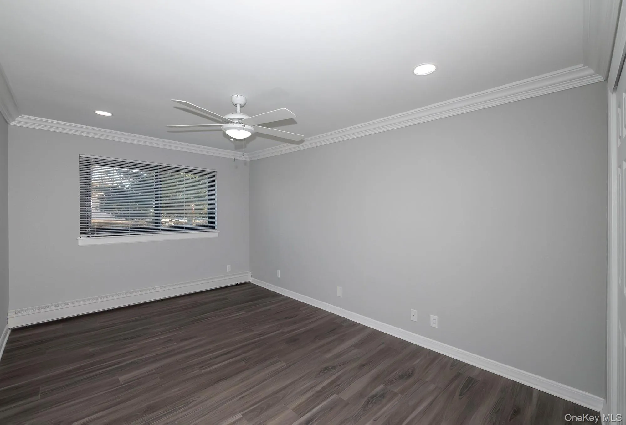 405 East Main Street, Islip, NY, 2 Bedrooms Bedrooms, 5 Rooms Rooms,2 BathroomsBathrooms,Residential Lease,For Rent,East Main,0,1043912 405 East Main Street, Islip, NY, 2 Bedrooms Bedrooms, 5 Rooms Rooms,2 BathroomsBathrooms,Residential Lease,For Rent,East Main,0,1043912