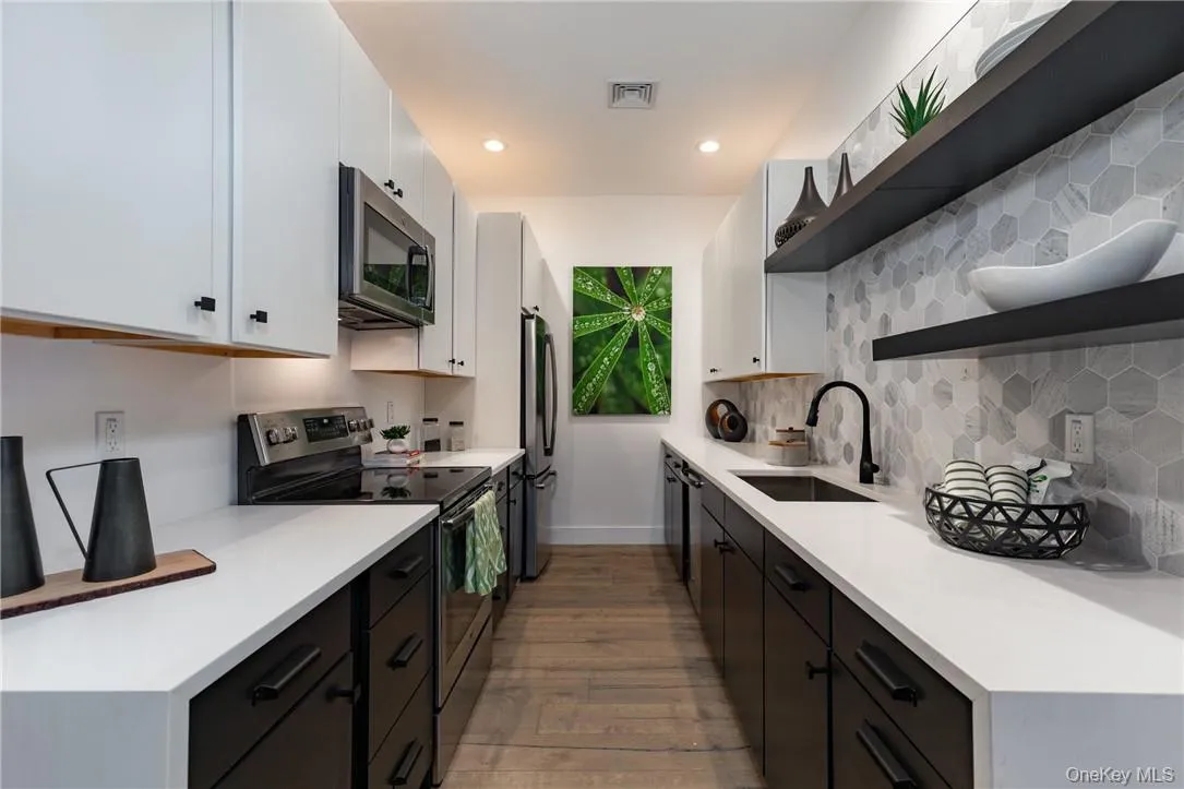 30 Beekman Street, Beacon, NY, 2 Bedrooms Bedrooms, 5 Rooms Rooms,2 BathroomsBathrooms,Residential Lease,For Rent,Beekman,0,1043914 30 Beekman Street, Beacon, NY, 2 Bedrooms Bedrooms, 5 Rooms Rooms,2 BathroomsBathrooms,Residential Lease,For Rent,Beekman,0,1043914