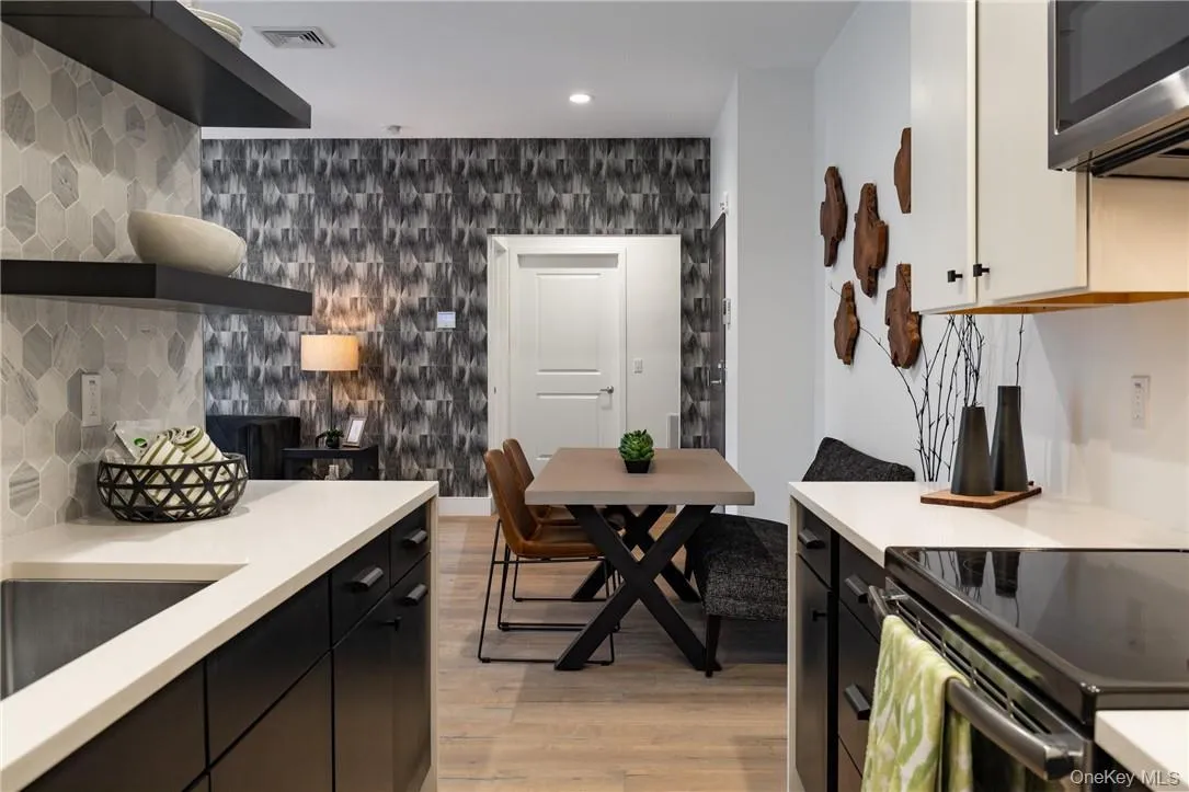 30 Beekman Street, Beacon, NY, 2 Bedrooms Bedrooms, 5 Rooms Rooms,2 BathroomsBathrooms,Residential Lease,For Rent,Beekman,0,1043914 30 Beekman Street, Beacon, NY, 2 Bedrooms Bedrooms, 5 Rooms Rooms,2 BathroomsBathrooms,Residential Lease,For Rent,Beekman,0,1043914