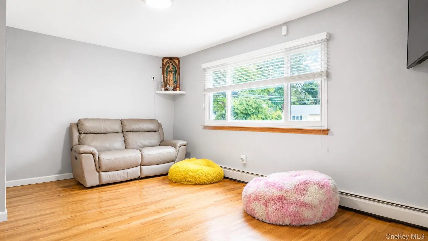 42 Brennan Street, Huntington, NY, 6 Bedrooms Bedrooms, 8 Rooms Rooms,2 BathroomsBathrooms,Residential,For Rent,Brennan,0,1043915 42 Brennan Street, Huntington, NY, 6 Bedrooms Bedrooms, 8 Rooms Rooms,2 BathroomsBathrooms,Residential,For Rent,Brennan,0,1043915