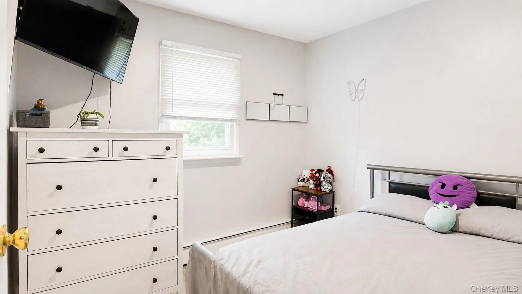 42 Brennan Street, Huntington, NY, 6 Bedrooms Bedrooms, 8 Rooms Rooms,2 BathroomsBathrooms,Residential,For Rent,Brennan,0,1043915 42 Brennan Street, Huntington, NY, 6 Bedrooms Bedrooms, 8 Rooms Rooms,2 BathroomsBathrooms,Residential,For Rent,Brennan,0,1043915