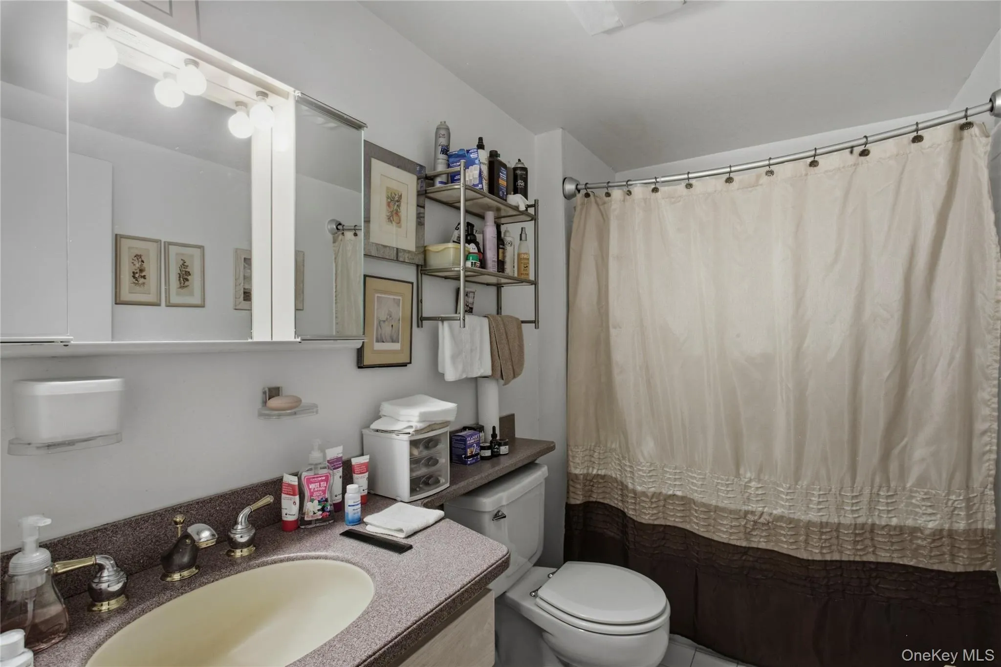 1376 Midland Avenue, Yonkers, NY, 2 Bedrooms Bedrooms, 4 Rooms Rooms,2 BathroomsBathrooms,Residential,For Rent,Midland,0,1043916 1376 Midland Avenue, Yonkers, NY, 2 Bedrooms Bedrooms, 4 Rooms Rooms,2 BathroomsBathrooms,Residential,For Rent,Midland,0,1043916