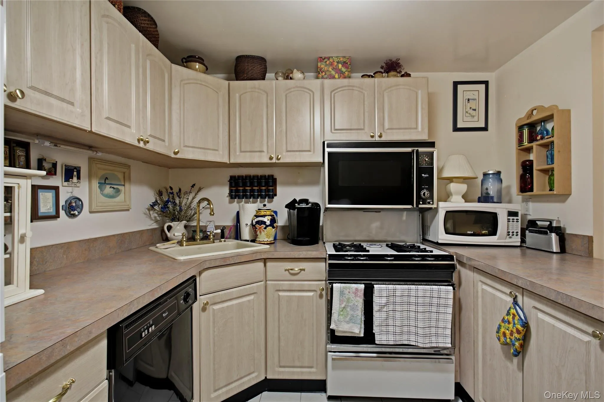 1376 Midland Avenue, Yonkers, NY, 2 Bedrooms Bedrooms, 4 Rooms Rooms,2 BathroomsBathrooms,Residential,For Rent,Midland,0,1043916 1376 Midland Avenue, Yonkers, NY, 2 Bedrooms Bedrooms, 4 Rooms Rooms,2 BathroomsBathrooms,Residential,For Rent,Midland,0,1043916