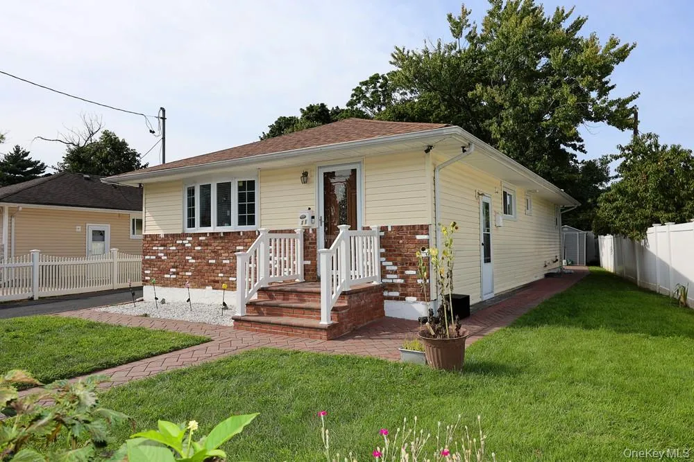 11 Valentine Street, Hempstead, NY, 3 Bedrooms Bedrooms, 6 Rooms Rooms,2 BathroomsBathrooms,Residential,For Rent,Valentine,0,1043920 11 Valentine Street, Hempstead, NY, 3 Bedrooms Bedrooms, 6 Rooms Rooms,2 BathroomsBathrooms,Residential,For Rent,Valentine,0,1043920