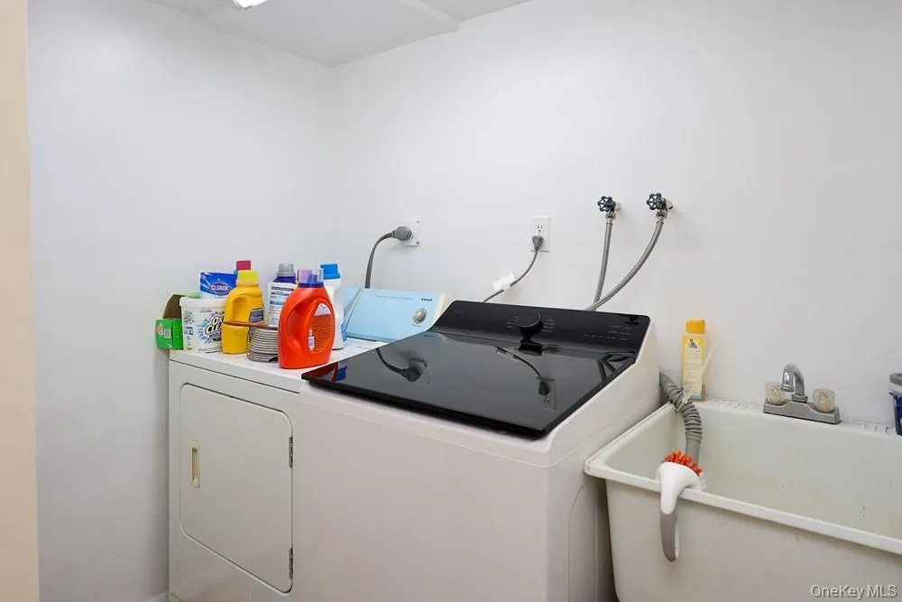 11 Valentine Street, Hempstead, NY, 3 Bedrooms Bedrooms, 6 Rooms Rooms,2 BathroomsBathrooms,Residential,For Rent,Valentine,0,1043920 11 Valentine Street, Hempstead, NY, 3 Bedrooms Bedrooms, 6 Rooms Rooms,2 BathroomsBathrooms,Residential,For Rent,Valentine,0,1043920