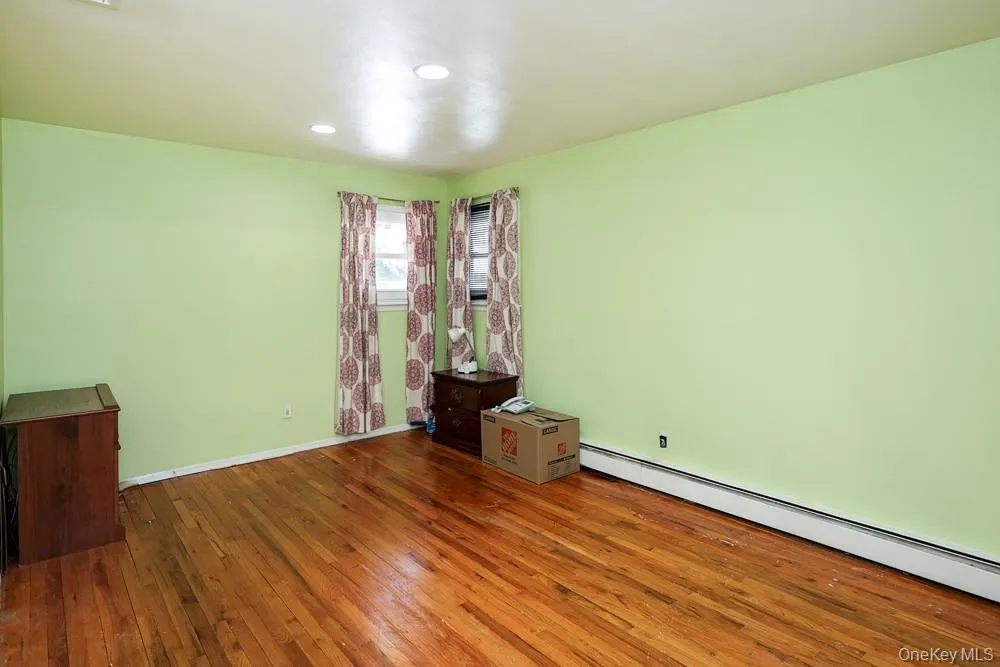 11 Valentine Street, Hempstead, NY, 3 Bedrooms Bedrooms, 6 Rooms Rooms,2 BathroomsBathrooms,Residential,For Rent,Valentine,0,1043920 11 Valentine Street, Hempstead, NY, 3 Bedrooms Bedrooms, 6 Rooms Rooms,2 BathroomsBathrooms,Residential,For Rent,Valentine,0,1043920