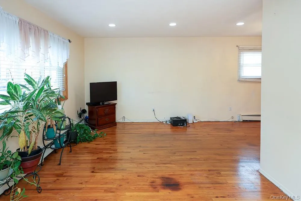 11 Valentine Street, Hempstead, NY, 3 Bedrooms Bedrooms, 6 Rooms Rooms,2 BathroomsBathrooms,Residential,For Rent,Valentine,0,1043920 11 Valentine Street, Hempstead, NY, 3 Bedrooms Bedrooms, 6 Rooms Rooms,2 BathroomsBathrooms,Residential,For Rent,Valentine,0,1043920