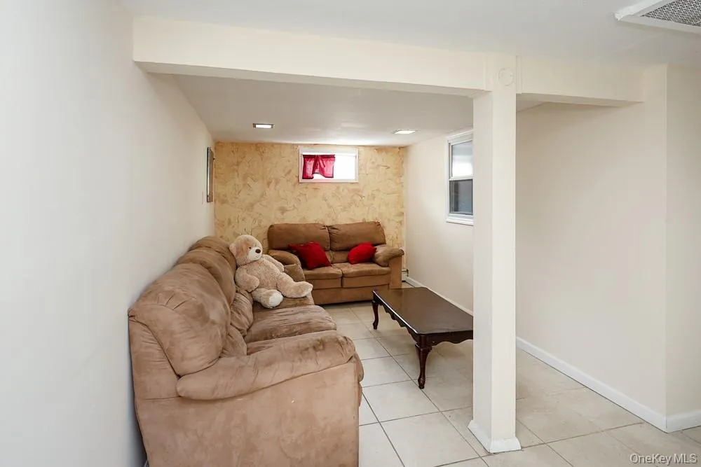11 Valentine Street, Hempstead, NY, 3 Bedrooms Bedrooms, 6 Rooms Rooms,2 BathroomsBathrooms,Residential,For Rent,Valentine,0,1043920 11 Valentine Street, Hempstead, NY, 3 Bedrooms Bedrooms, 6 Rooms Rooms,2 BathroomsBathrooms,Residential,For Rent,Valentine,0,1043920