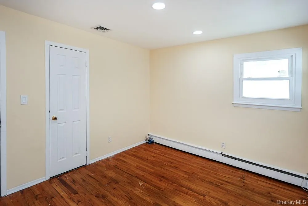 11 Valentine Street, Hempstead, NY, 3 Bedrooms Bedrooms, 6 Rooms Rooms,2 BathroomsBathrooms,Residential,For Rent,Valentine,0,1043920 11 Valentine Street, Hempstead, NY, 3 Bedrooms Bedrooms, 6 Rooms Rooms,2 BathroomsBathrooms,Residential,For Rent,Valentine,0,1043920