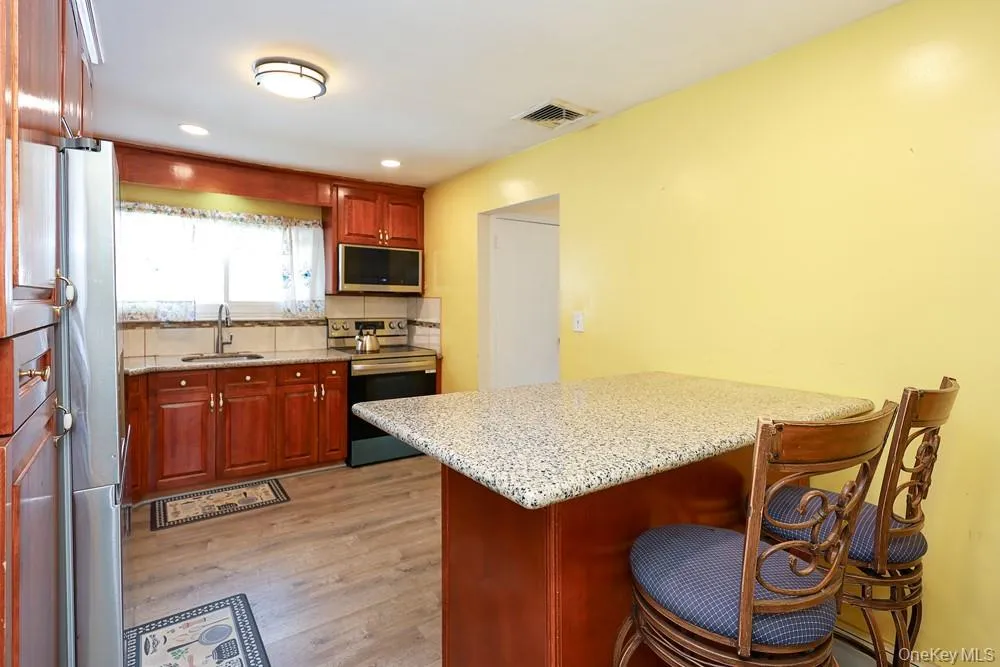 11 Valentine Street, Hempstead, NY, 3 Bedrooms Bedrooms, 6 Rooms Rooms,2 BathroomsBathrooms,Residential,For Rent,Valentine,0,1043920 11 Valentine Street, Hempstead, NY, 3 Bedrooms Bedrooms, 6 Rooms Rooms,2 BathroomsBathrooms,Residential,For Rent,Valentine,0,1043920