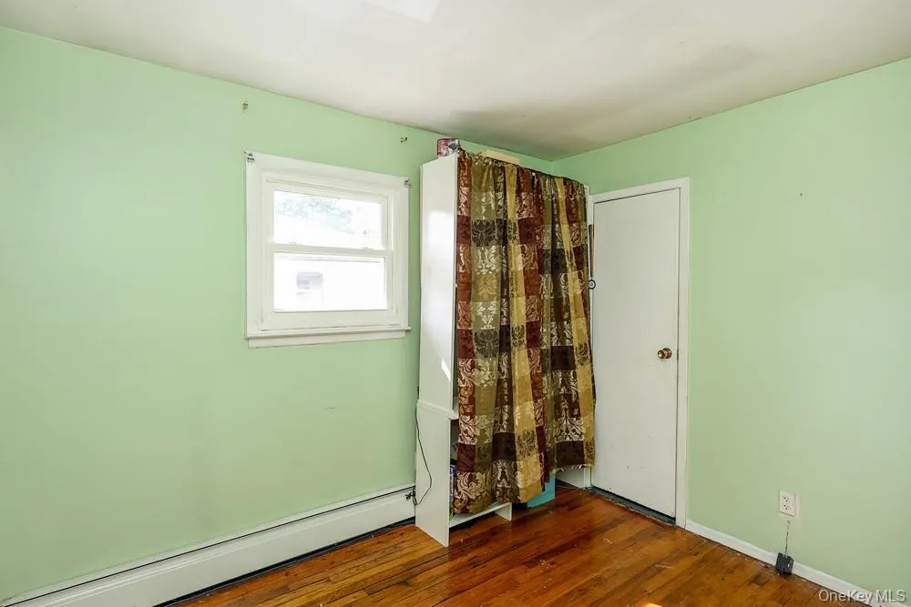 11 Valentine Street, Hempstead, NY, 3 Bedrooms Bedrooms, 6 Rooms Rooms,2 BathroomsBathrooms,Residential,For Rent,Valentine,0,1043920 11 Valentine Street, Hempstead, NY, 3 Bedrooms Bedrooms, 6 Rooms Rooms,2 BathroomsBathrooms,Residential,For Rent,Valentine,0,1043920