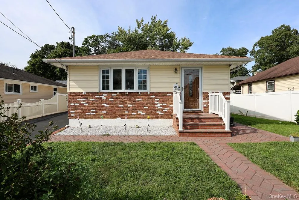 11 Valentine Street, Hempstead, NY, 3 Bedrooms Bedrooms, 6 Rooms Rooms,2 BathroomsBathrooms,Residential,For Rent,Valentine,0,1043920 11 Valentine Street, Hempstead, NY, 3 Bedrooms Bedrooms, 6 Rooms Rooms,2 BathroomsBathrooms,Residential,For Rent,Valentine,0,1043920