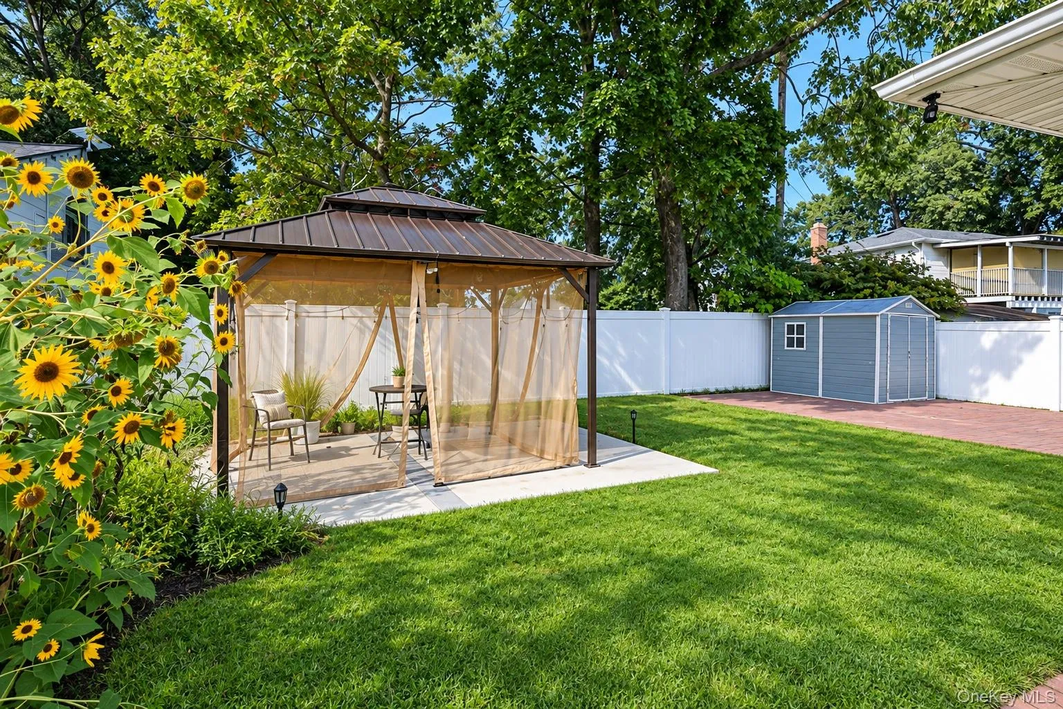 11 Valentine Street, Hempstead, NY, 3 Bedrooms Bedrooms, 6 Rooms Rooms,2 BathroomsBathrooms,Residential,For Rent,Valentine,0,1043920 11 Valentine Street, Hempstead, NY, 3 Bedrooms Bedrooms, 6 Rooms Rooms,2 BathroomsBathrooms,Residential,For Rent,Valentine,0,1043920