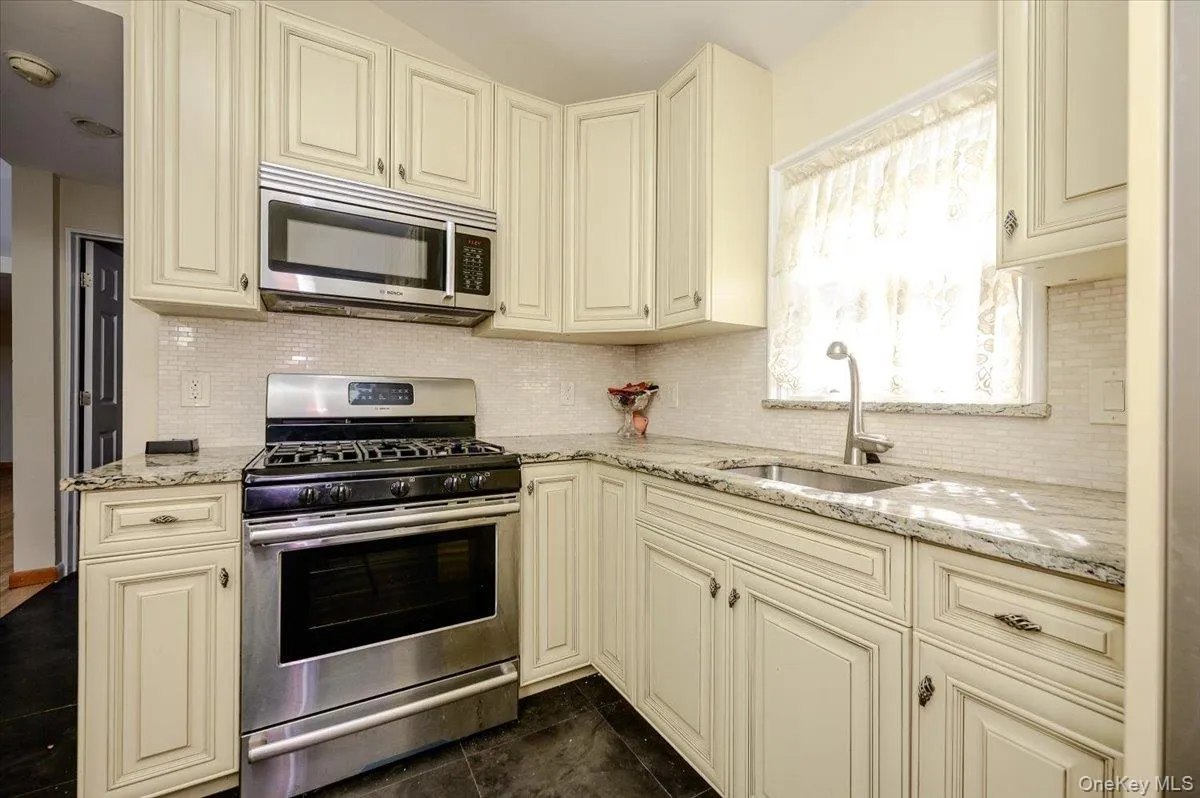 9 Magnolia Place, New York, NY, 2 Bedrooms Bedrooms, 5 Rooms Rooms,1 BathroomBathrooms,Residential,For Rent,Magnolia,0,1043926 9 Magnolia Place, New York, NY, 2 Bedrooms Bedrooms, 5 Rooms Rooms,1 BathroomBathrooms,Residential,For Rent,Magnolia,0,1043926