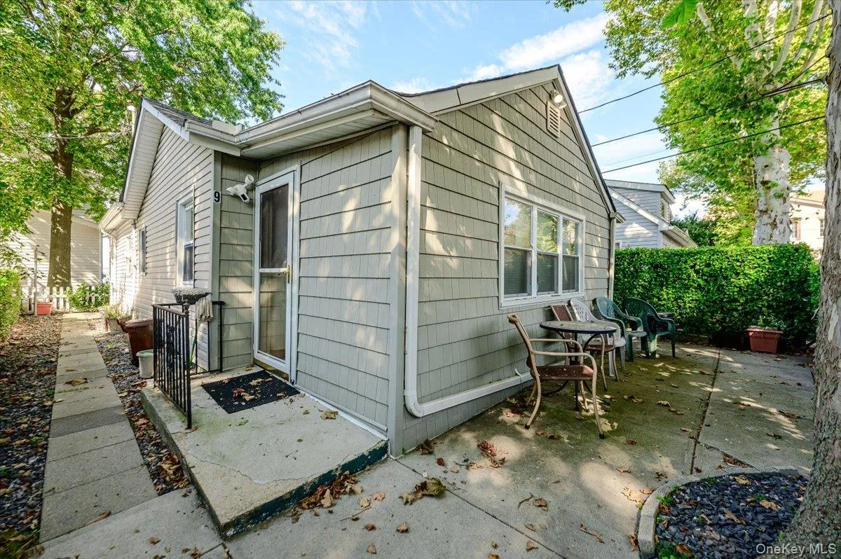 9 Magnolia Place, New York, NY, 2 Bedrooms Bedrooms, 5 Rooms Rooms,1 BathroomBathrooms,Residential,For Rent,Magnolia,0,1043926 9 Magnolia Place, New York, NY, 2 Bedrooms Bedrooms, 5 Rooms Rooms,1 BathroomBathrooms,Residential,For Rent,Magnolia,0,1043926